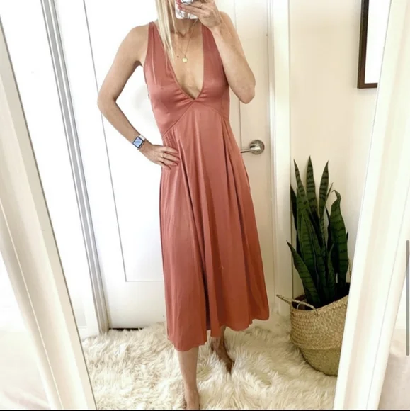 green emerald velvet dress Zara Satin Maxi Pink
